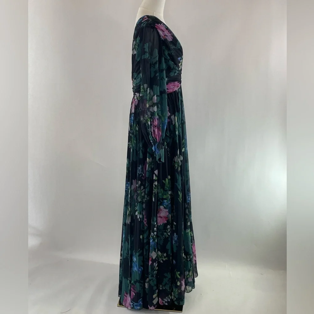 Badgley Mischka Pleated Gown, 8 - Picture 11 of 16